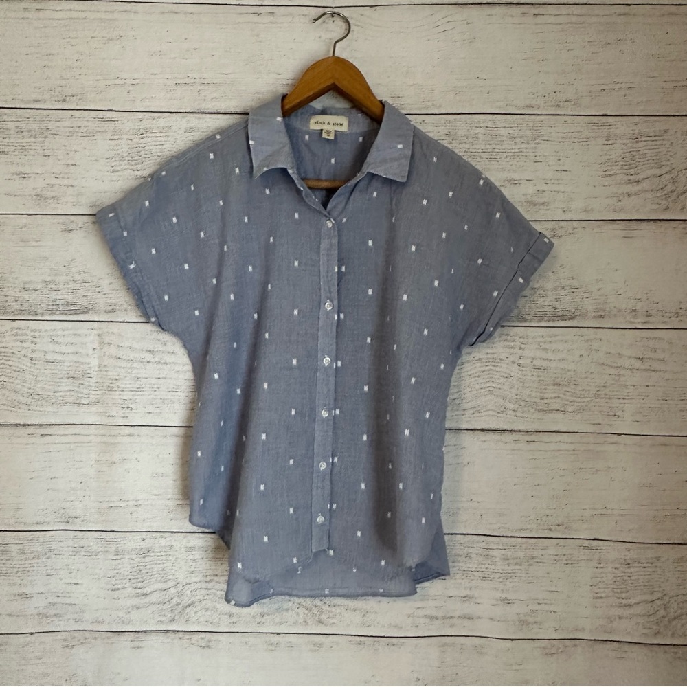 Cloth & Stone Clip-Dot Button down Top.
